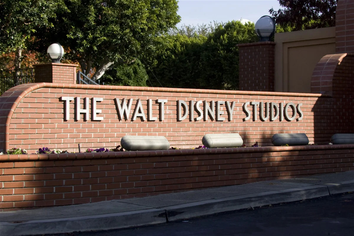 Disney начала третий раунд увольнений.