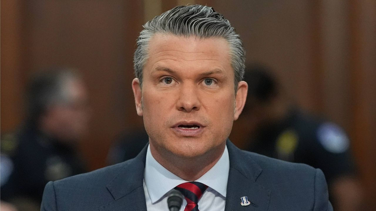 Angajații Pentagonului, surprinși de decizia lui Hegseth privind trupele din Polonia.