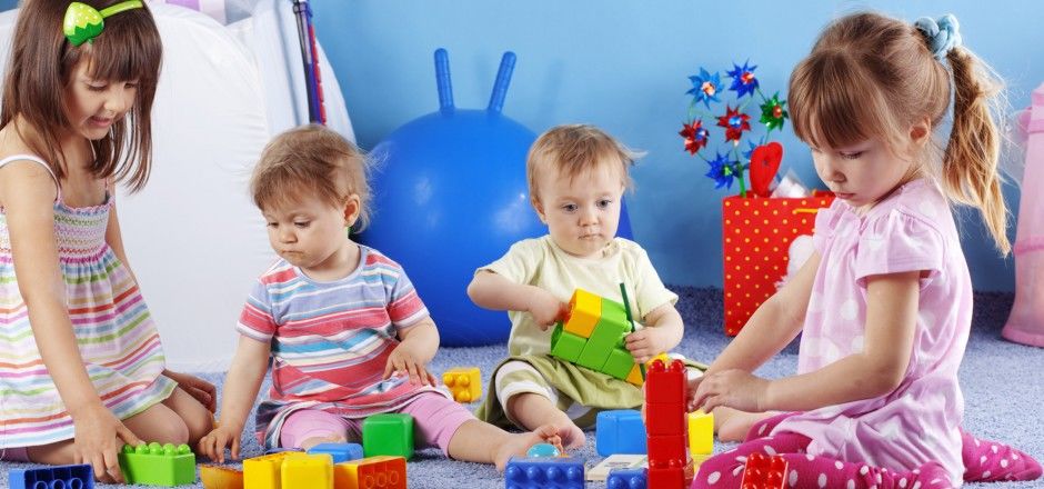 Цель - в предотвращении отделения ребенка от семьи. Фото символ: huttonpreschool.huttonbabyandtoddlergroup.com.