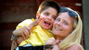 Mama lui a lansat de curând o strângere de fonduri pentru a-i construi o „cameră sigură”, fără obiecte pe care Zach ar putea să încerce să le consume.