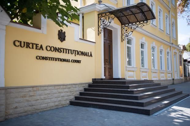 Experți: Demisia președintelui CC ține de activitatea lui Tănase