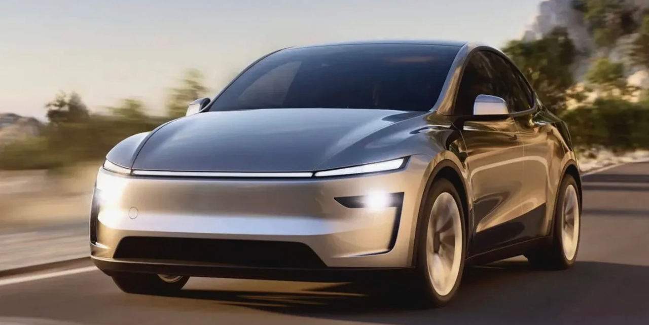 Маск запускает самодоставку Tesla: беспилотники Model Y развозят машины клиентам.
