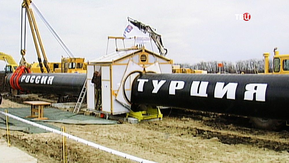 "Газпром" уложил треть газопровода "Турецкий поток".