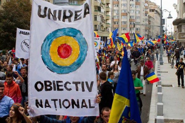 Politicienii de la Chișinău mint atunci când susțin că SUA, UE sau NATO s-ar opune unirii României cu Republica Moldova.