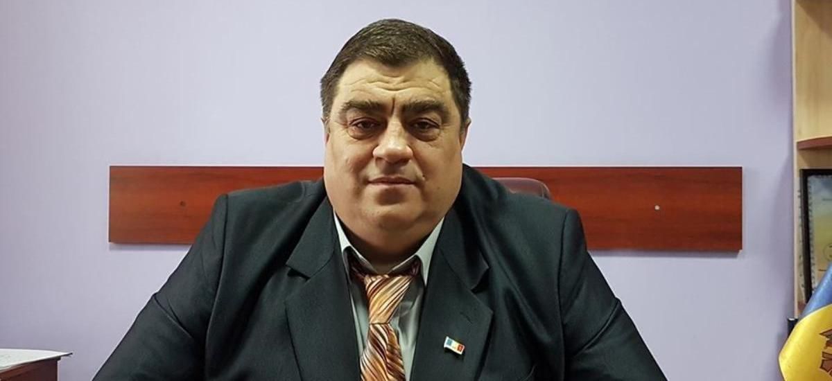 Подозреваемые находили желающих купить земли, а потом за деньги легализовывали их, подделывая документы. 