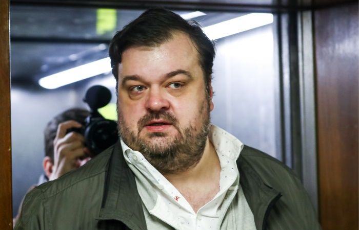 Спортивный комментатор Василий Уткин.
