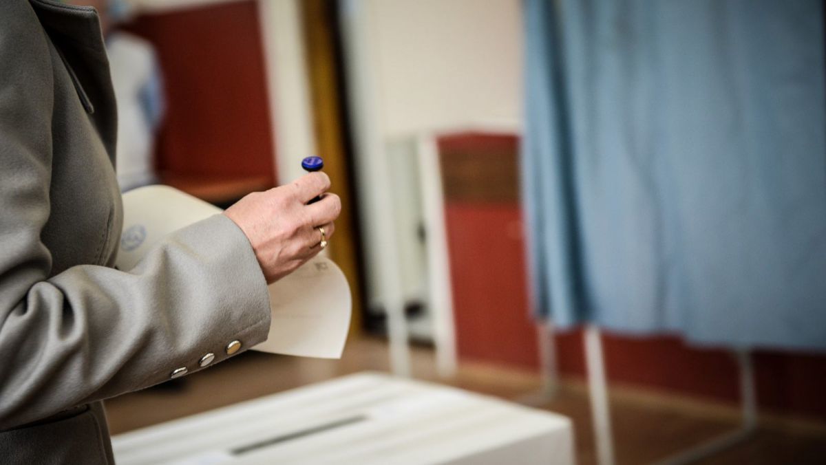 A început tipărirea buletinelor pentru referendumul de demitere a primarului general, Dorin Chirtoacă.