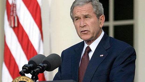 George W. Bush a anunţat că îl sprijină pe Mitt Romney