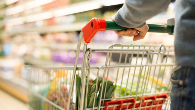 В Греции правительство покроет 10% стоимости продуктов питания для населения.