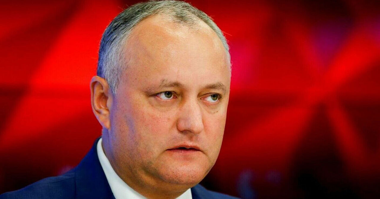 Додон: PAS не нравятся памятники, но они заседают в зданиях, построенных при СССР.