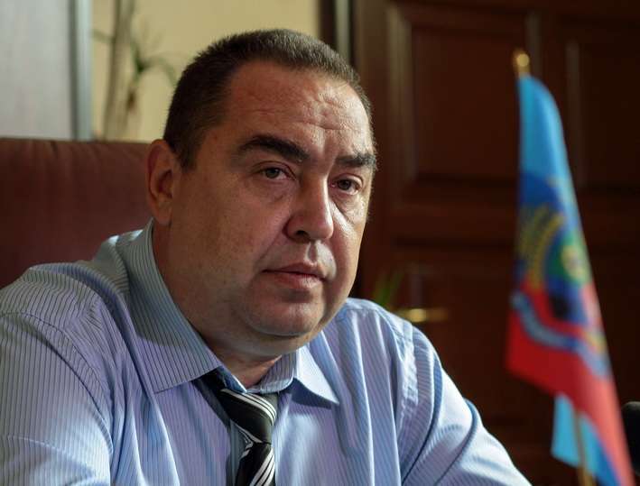 Церемония проходит в колонном зале бывшего областного совета. Фото: infoborona.org.