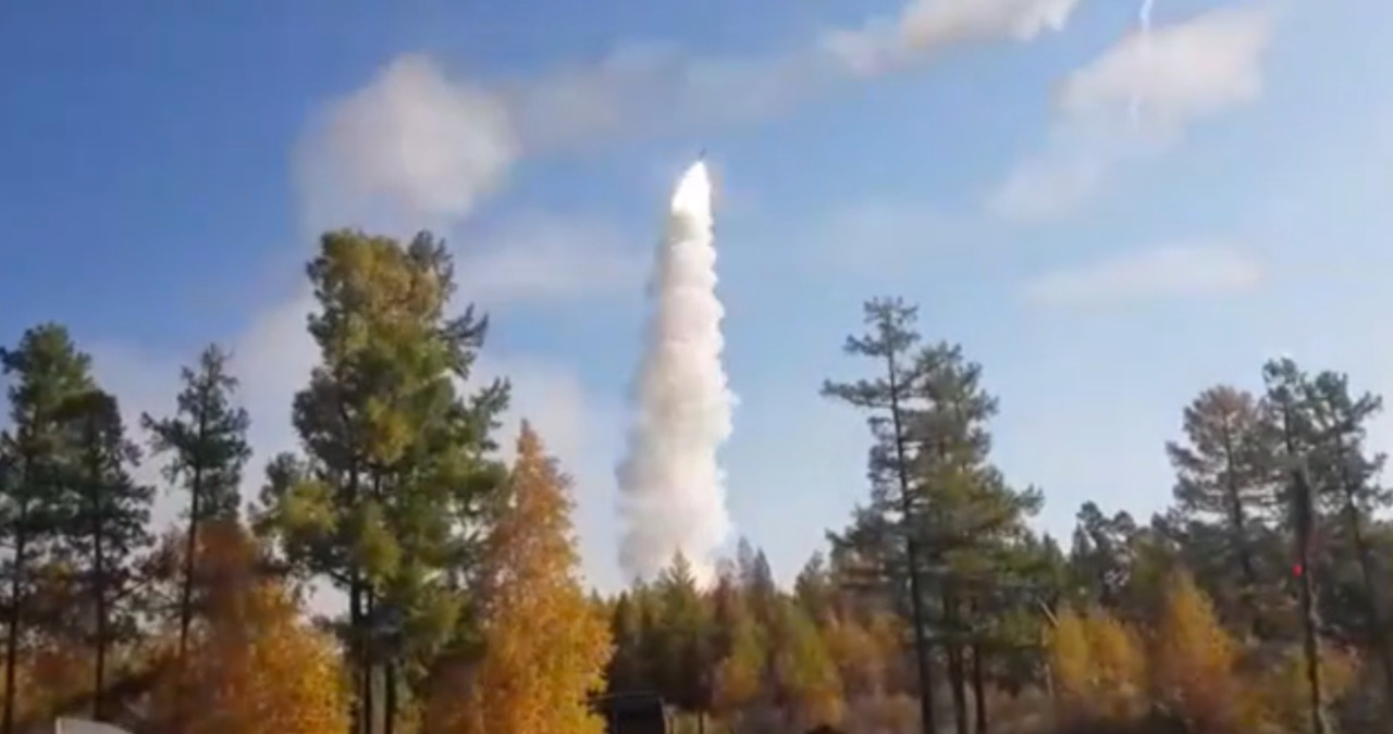 Боевые пуски ракет С-400 попали на видео.