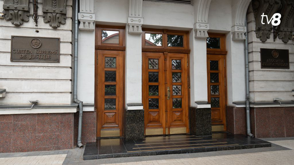Здания Апелпалаты и ВСП в Кишиневе эвакуировали из-за сообщения о бомбе.