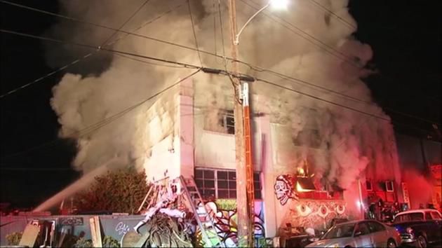 Incendiul din clubul de noapte din SUA, soldat cu cel puțin 33 de morți.