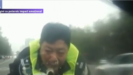 Un polițist a fost purtat doi kilometri pe capota unei mașini. Foto: digi24.ro