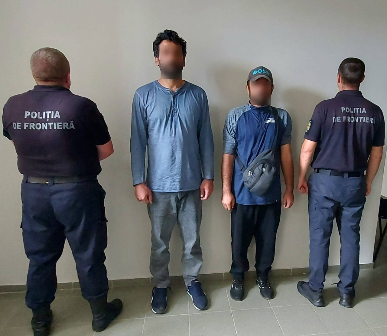 Молдавские пограничники задержали иностранцев, которые намеревались пересечь границу с Румынией.