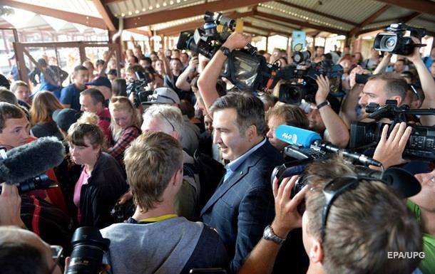 Ранее, Саакашвили решил пересечь украинскую границу на поезде, но его движение было заблокировано.