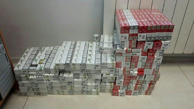 Doi cetățeni au pornit spre Londra cu 700 de pachete de țigări. Foto: border.gov.md