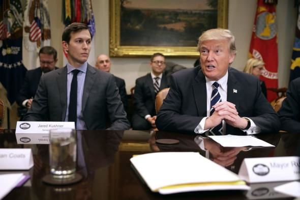 Contradicţia adânceşte confuzia care planează asupra interacţiunilor lui Kushner cu ruşii pe măsură ce ginerele preşedintelui se profilează ca o figură cheie în investigaţia FBI privind o potenţială coordonare între Moscova şi echipa Trump.
