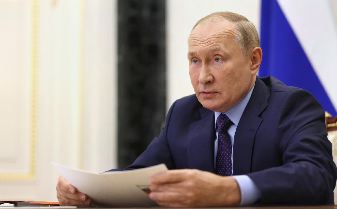 Путин подписал указ о военном положении на аннексированных территориях Украины.