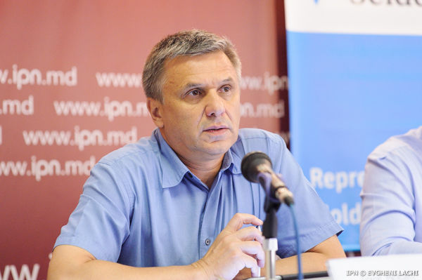 Igor Boţan îl acuză pe Filat că nu a schimbat lucrurile, deşi a avut posibilitatea s-o facă, fiind susținut și de societate, dar și de Occident.