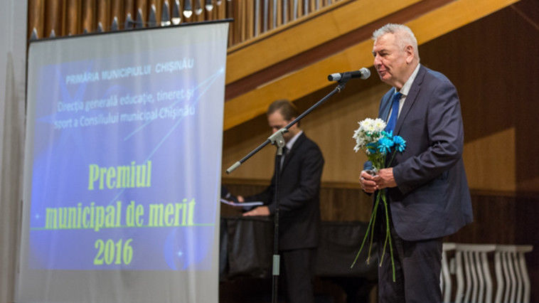 Premiului municipal de merit - 2016 a ajuns la 187 de persoane. Foto: ipn.md