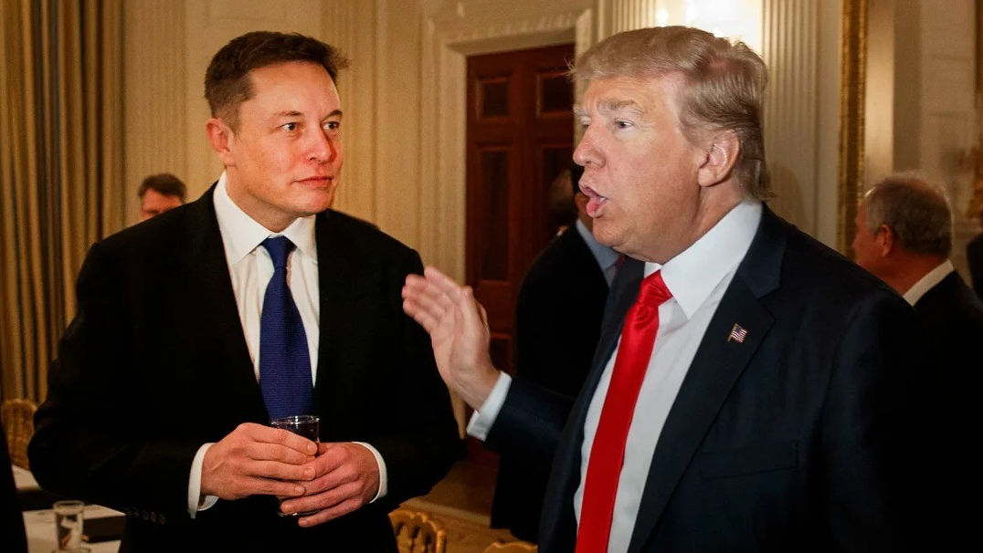 Трамп не планирует возвращаться в Twitter, принадлежащий Маску.
