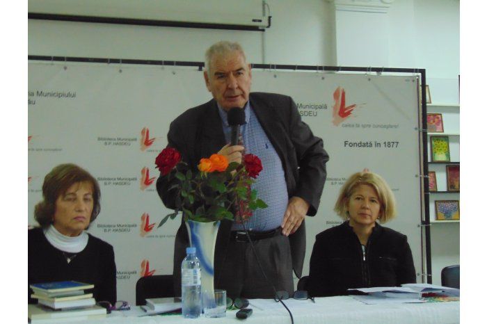 В презентации приняли учатие посол Италии в Молдове Валерия Бьяджотти, академики Николае Дабижа и Михай Чимпой.