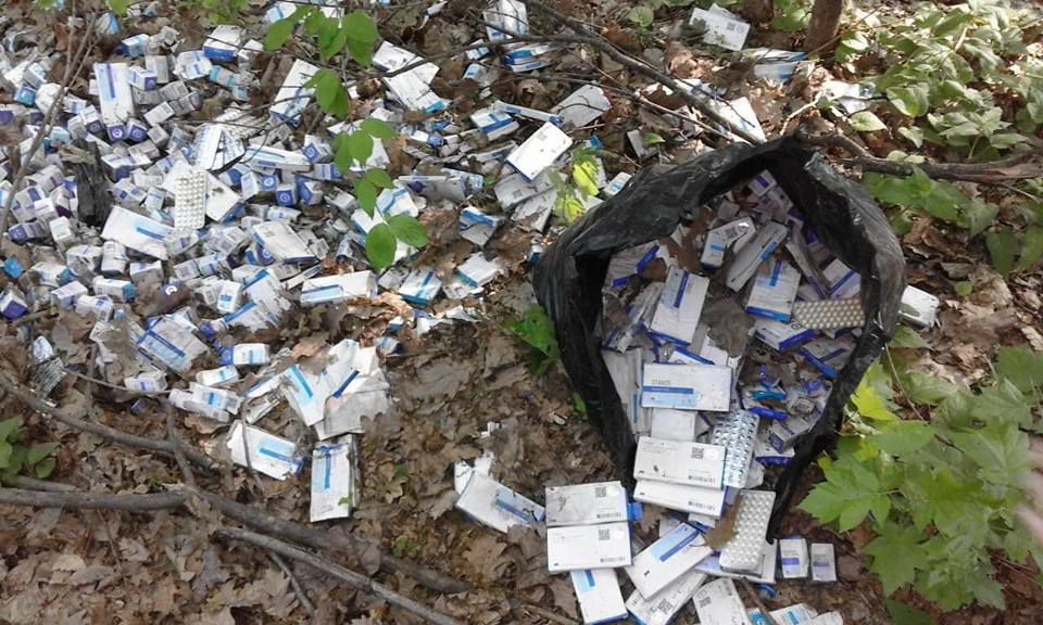 В Трушенах дети наткнулись на свалку фармакологических препаратов.
