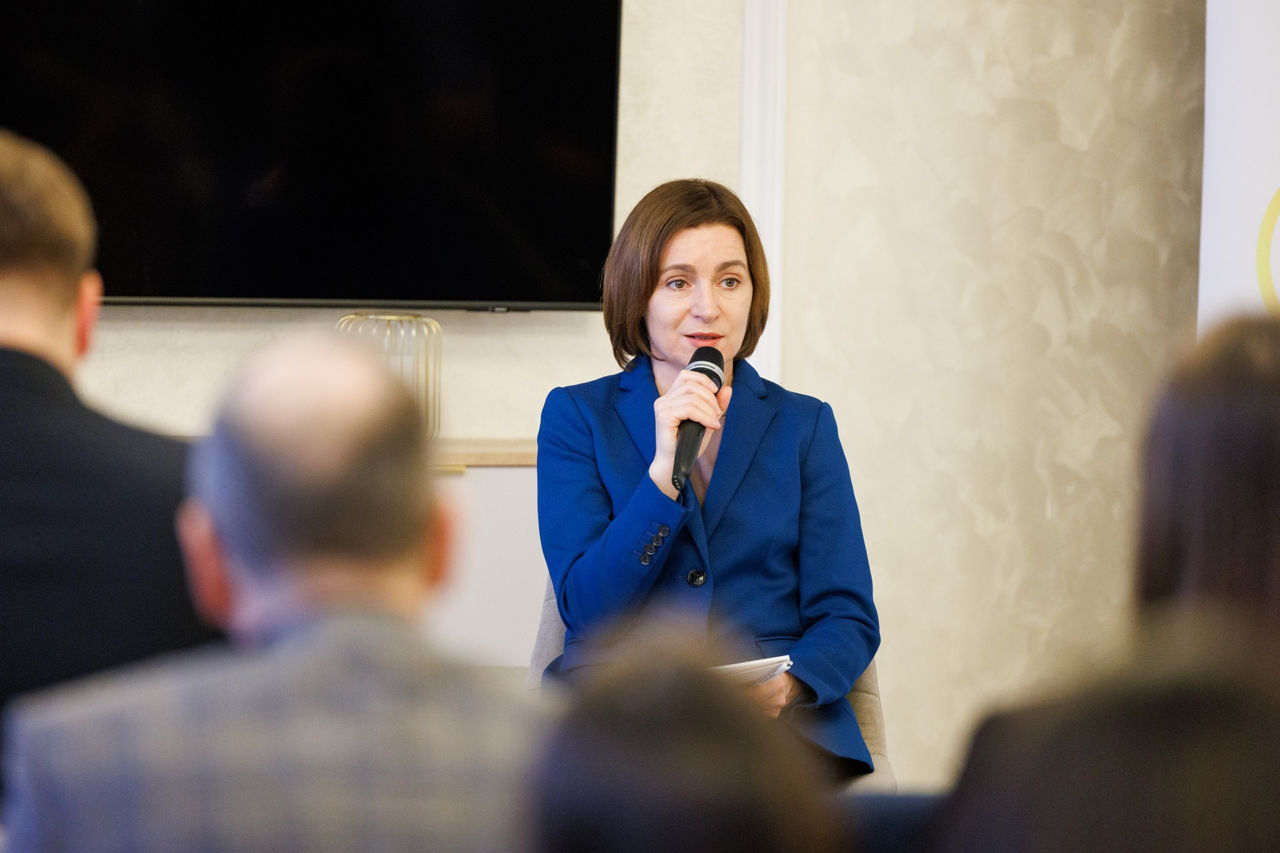 Maia Sandu promite fonduri pentru o campanie de studiere a limbii găgăuze în autonomie.