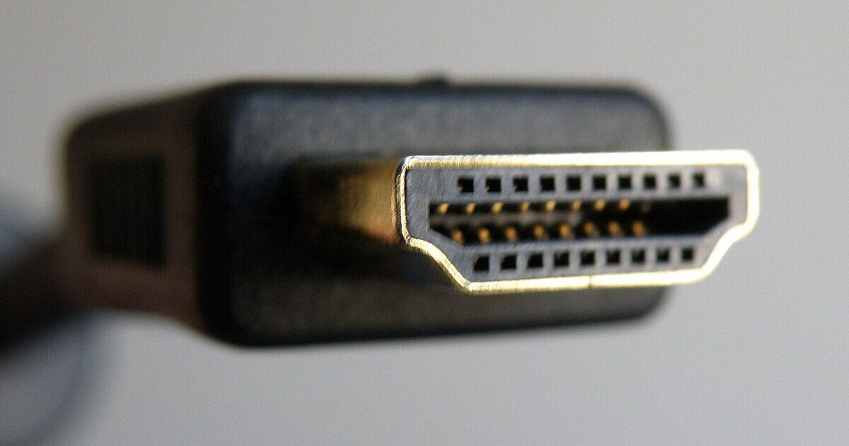 Хакеры могут красть данные через через излучение от кабелей HDMI.