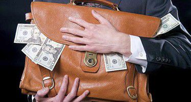 Самая крупная взятка, которую получил от физического лица судья, составила 16 тысяч леев.  Фото: fedaiisf.it