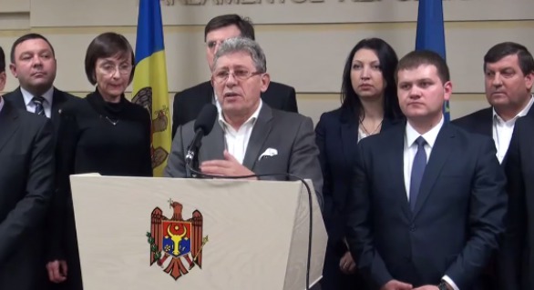 Președintele Partidului Liberal, Mihai Ghimpu, îl amenință pe președintele Igor Dodon cu demisia din funcție.