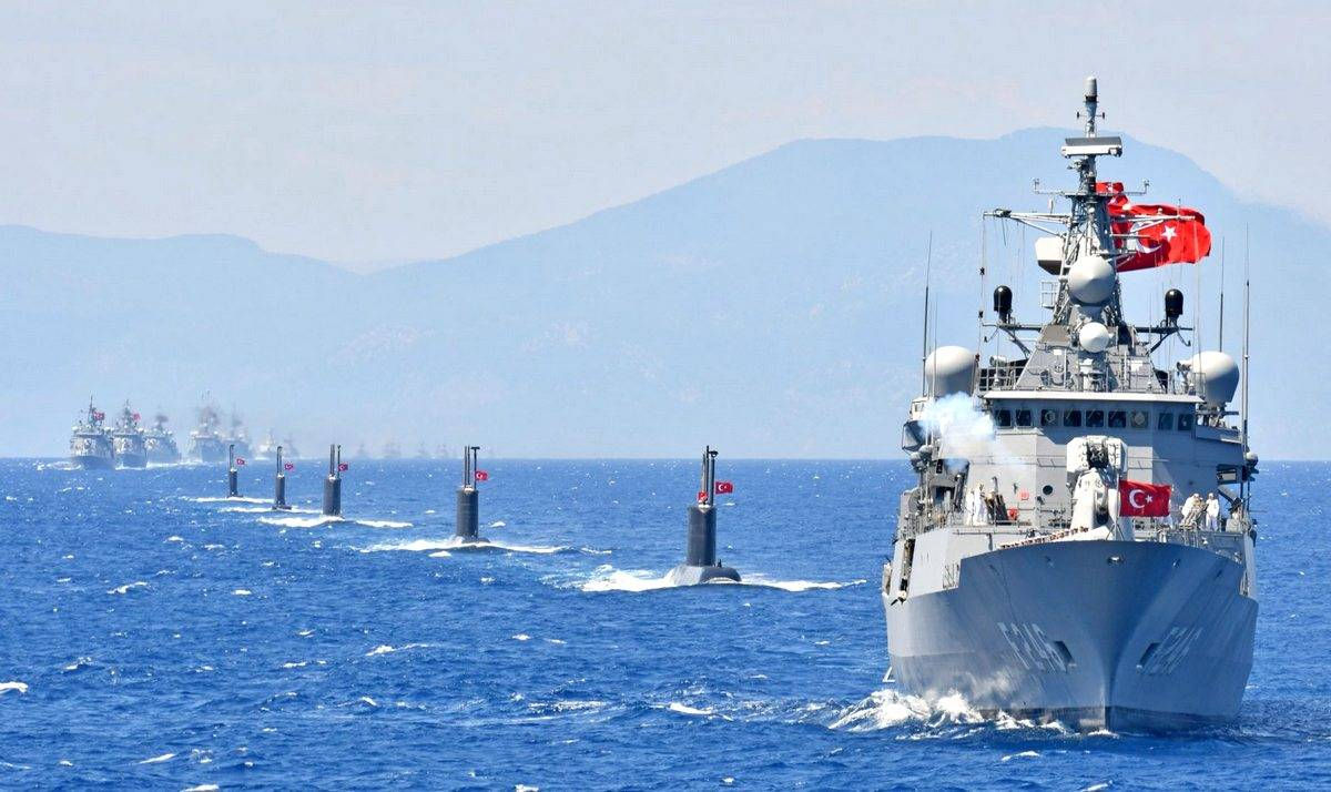 В Турции начались учения ВМС с участием 20 тысяч военных.