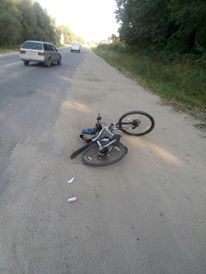 Un biciclist a fost lovit de un automobil de marcă Volkswagen. Foto: jurnal.md