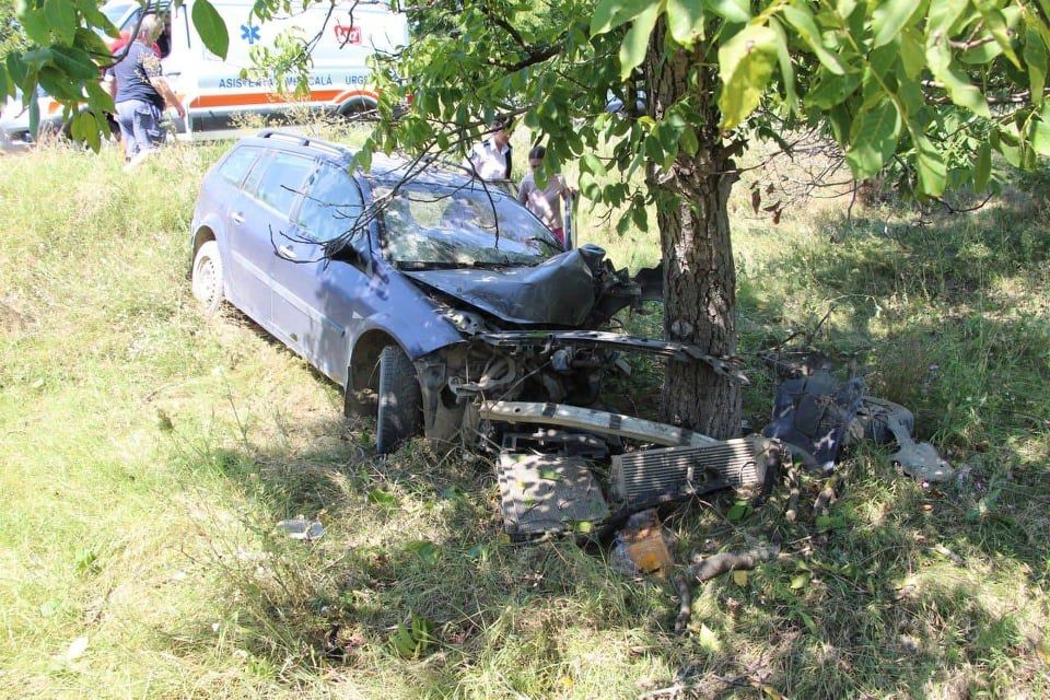 В результате ДТП в Бешалме пострадали женщина и двое детей.