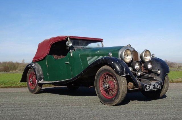  Bentley, забытый на 30 лет в гараже, ушел с молотка.