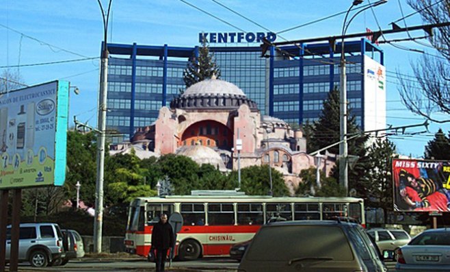 Строительство храма в сквере у здания Kentford отложено на неопределенный срок.