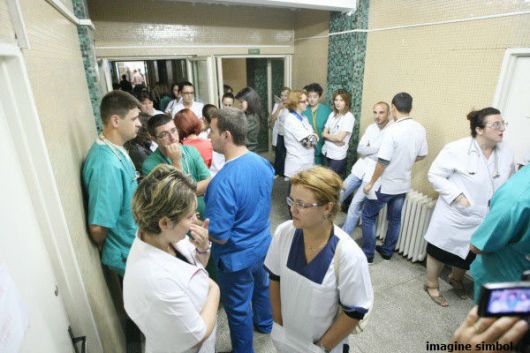 Medicii vor continua să protesteze și astăzi, iar în cazul în care nu vor fi auziți, vor acționa în judecată administrația spitalului.