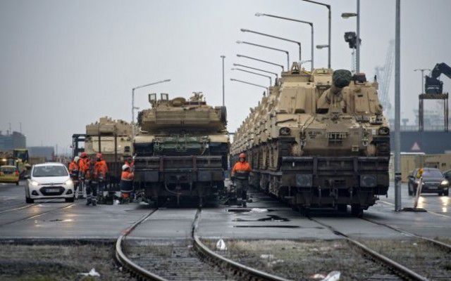 Armata SUA îşi măreşte prezenţa în Europa pentru a-i asigura pe membrii NATO de angajamentul Washingtonului.