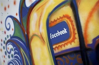 Социальная сеть Facebook меняет дизайн главной страницы, фото Reuters 