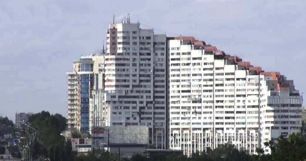 Власти Кишинёва обещают отремонтировать фасады "Ворот города".