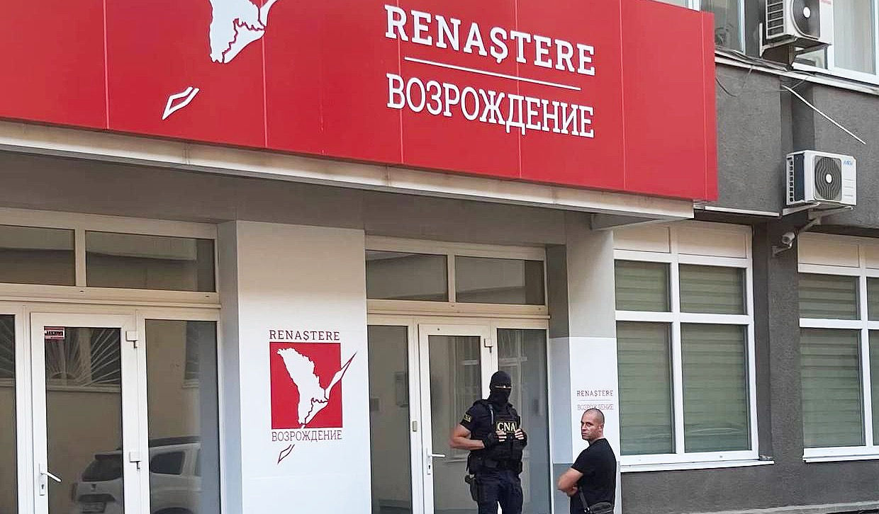 На севере Молдовы проходят обыски у членов партий “Шанс” и “Возрождение”.
