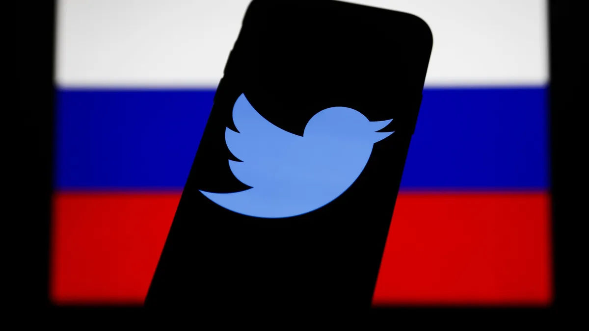 Мизулина поддержала инициативу разблокировать Twitter на территории РФ.