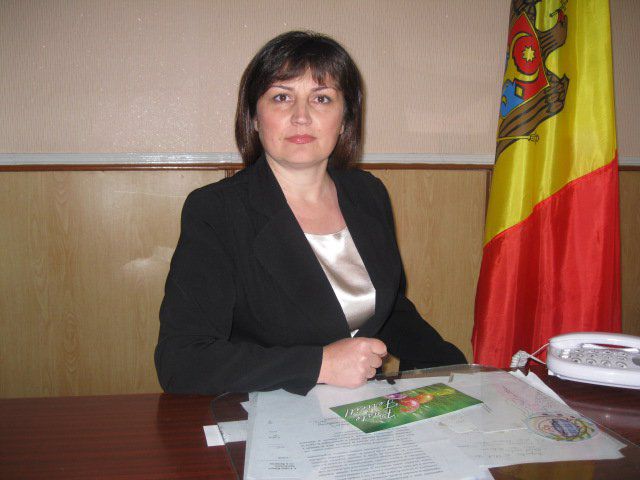 По ее словам, она остается рядом с оставшимися во фракции ЛДПМ депутатами.