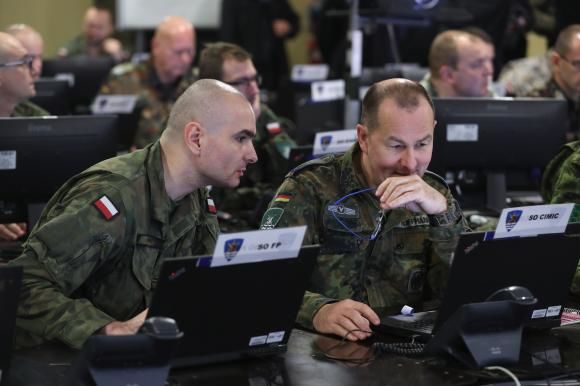 NATO anunță că va recurge la tactici de război cibernetic. Foto: digi24.ro