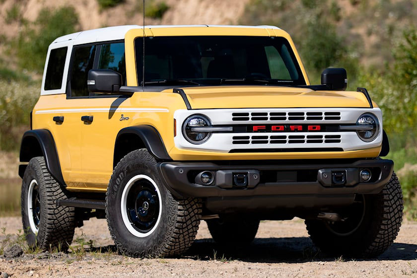Ford представил ретро-версии моделей Bronco и Bronco Sport.