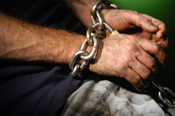 Странами, где зарегистрировано наибольшее количество случаев торговли людьми, являются Россия и Украина.