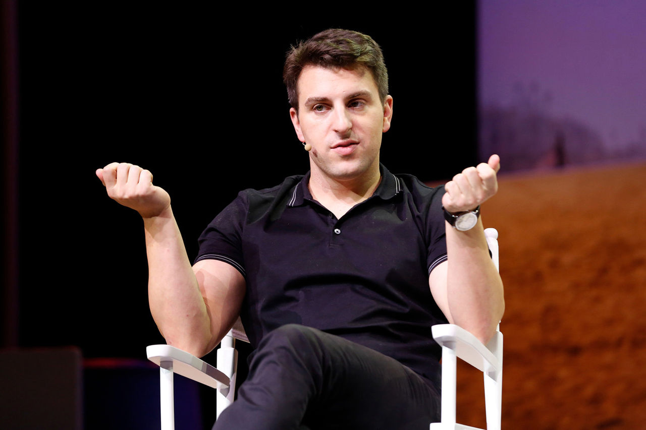 Генеральный директор сервиса по аренде жилья Airbnb Брайан Чески.