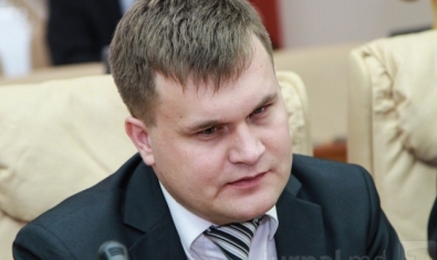 Ion Ceban, directorul „Moldsilva”, care a fost demis joi, ne-a spus că în acest an „Moldsilva” a cumpărat 3,6 tone de Sumilin la prețul de circa 2,3 mln. lei.